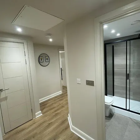 Deluxe In Centre * Leeds (West Yorkshire)