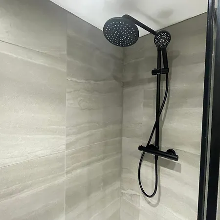 Deluxe In Centre * Leeds (West Yorkshire)