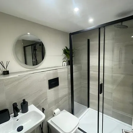 Deluxe In Centre Daire