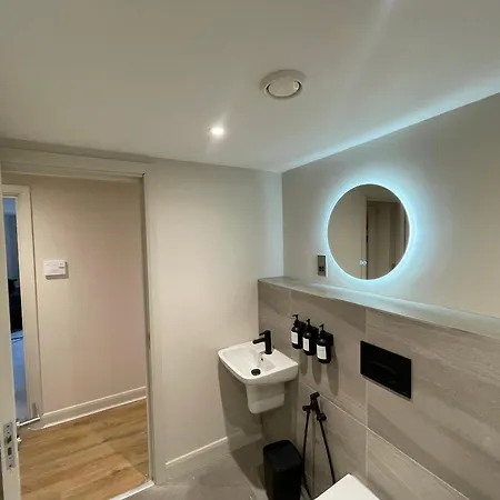 Deluxe In Centre Leeds (West Yorkshire)