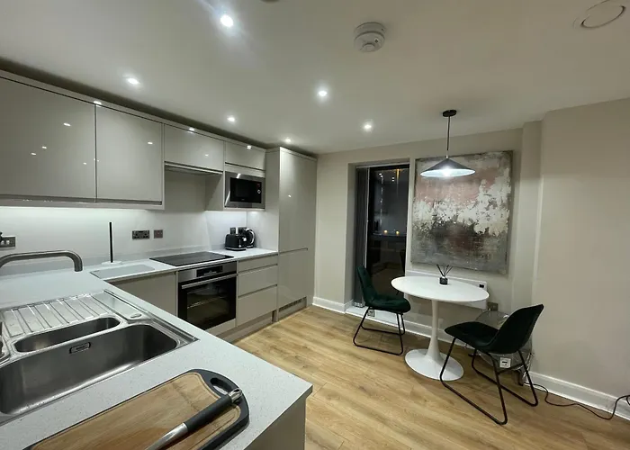 Deluxe In Centre Leeds (West Yorkshire)