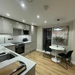 Deluxe In Centre Leeds (West Yorkshire)