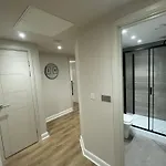 Deluxe In Centre * Leeds (West Yorkshire)