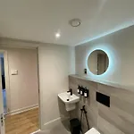 Deluxe In Centre Leeds (West Yorkshire)