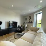 Deluxe In Centre * Leeds (West Yorkshire)