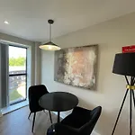 Deluxe In Centre Lägenhet