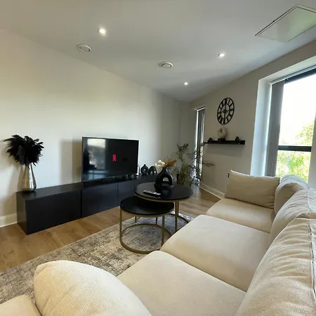 Deluxe In Centre Leeds (West Yorkshire)