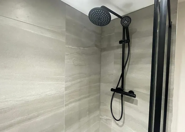 Deluxe In Centre * Leeds (West Yorkshire)